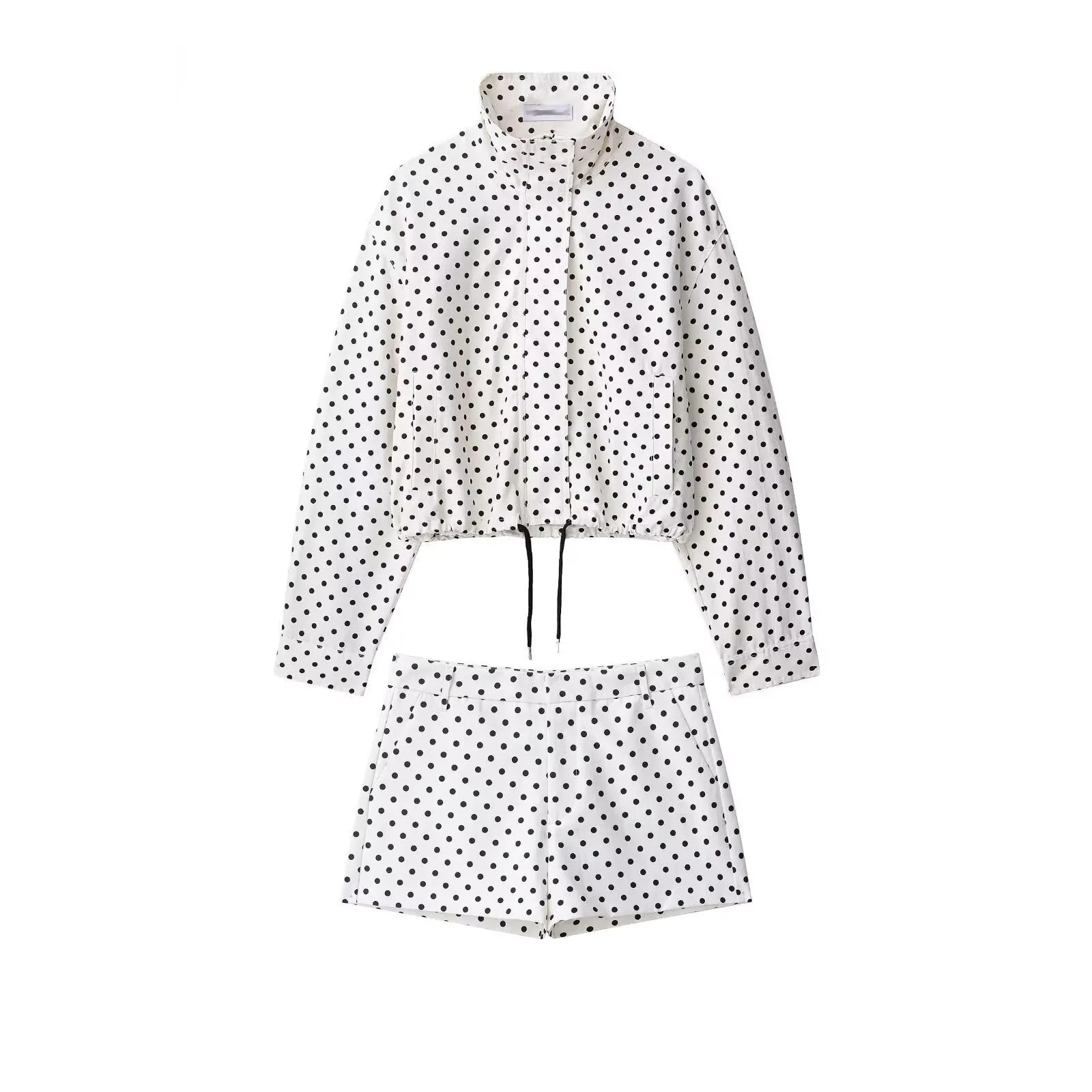 Conjunto Campera con Lunares y Short Cuello Alto