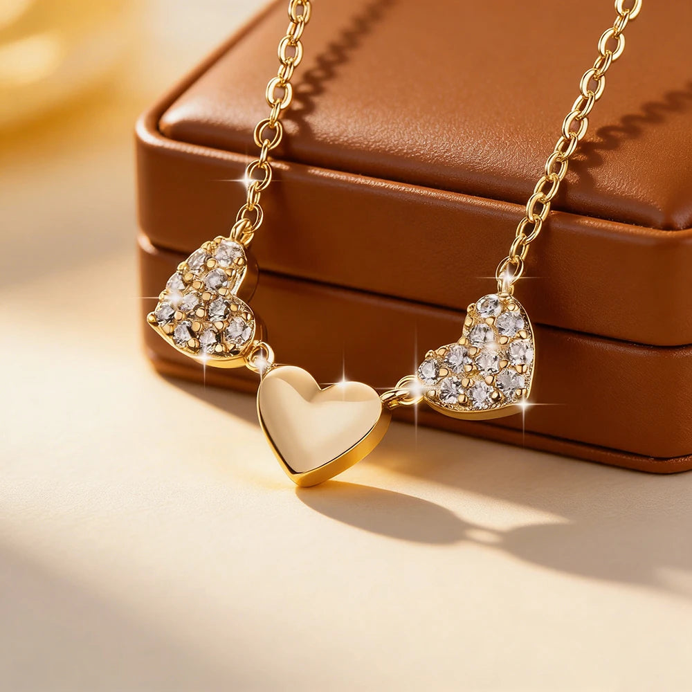 Collar 14K Gold Filled con Tres Corazones de Moissanita